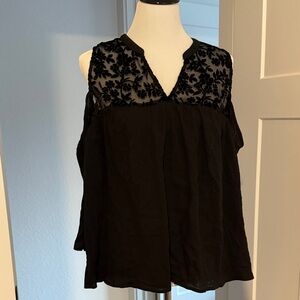 True Craft Black Sleeveless Floral Blouse